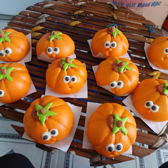 Bí Ngô Mỉm Cười